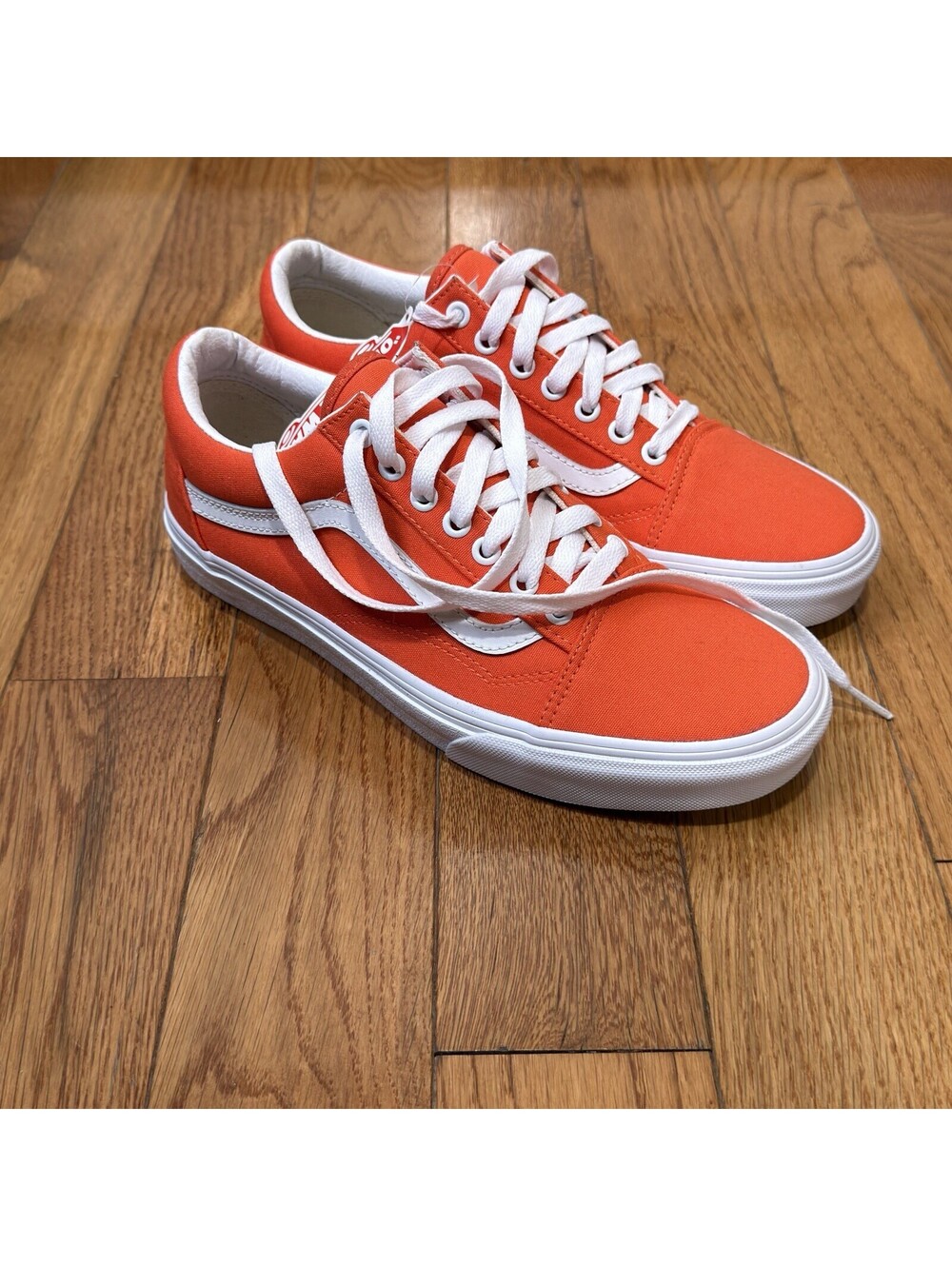 Men’s Size US 9 Vans Old Skool Cherry Tomato/True White Casual Sneakers (Wmns 10